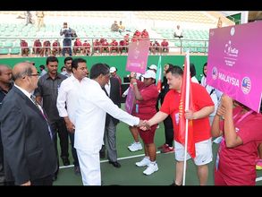 ఫెడ్ కప్: మంత్రుల షేక్ హ్యాండ్స్, కెప్టెన్‌‌గా సానియా మిర్జా(ఫోటోలు)