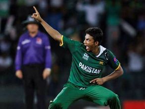 డ్యాన్సర్లతో చిందులు: రేవ్ పార్టీలో దొరికిన పాక్ స్పిన్నర్ రెజా