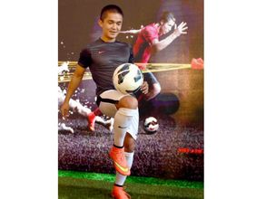 రొనాల్డో, మెస్సిల సరసన: భారత ఫుట్‌బాలర్ సునీల్ ఛెత్రికి అరుదైన గౌరవం