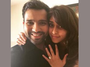 మొన్న సురేశ్ రైనా, నేడు రోహిత్ శర్మ: కాబోయే భార్య ఫోటోను ట్వీట్ చేసిన రోహిత్