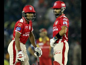 కోహ్లీ సేనకు అక్షర్ పటేల్ షాక్: చతికిలబడ్డ బెంగళూర్