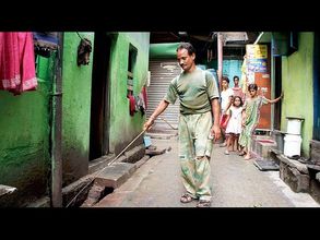 నాడు బాక్సింగ్ ఛాంపియన్: నేడు స్వీపరయ్యాడు