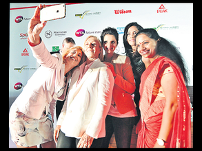 హల్‌చల్: సానియా మీర్జాతో కల్వకుంట్ల కవిత సెల్ఫీ