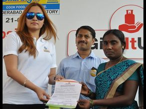 'Give it Up' కు జ్వాలా గుత్తా మద్దతు: గ్యాస్ సబ్సిడీని వదులుకుంది(ఫోటోలు)