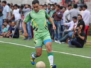 గోల్ చేసిన ధోని: 90 నిమిషాలు బంతి వెంట పరుగు