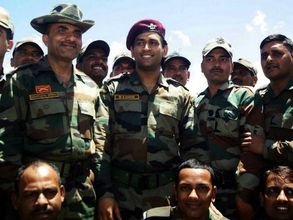 బ్యాడ్జ్ కోసం ధోని సాహసం: రెండు వారాల ట్రైనింగ్‌కు