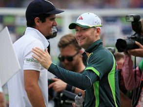 భార్యలు, ప్రియురాళ్ల వల్ల ఆసీస్ ఓటమి, ఏడ్చిన క్లార్క్ భార్య