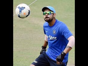 ఈడెన్‌లో పరువు కోసం చెమటోడ్చిన ధోని సేన(ఫోటోలు)