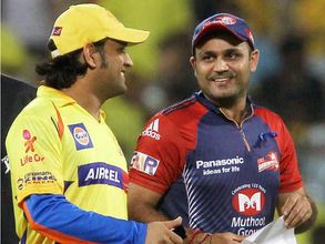 విధ్వంసం: సెహ్వాగ్‌ని వీవ్ రిచర్డ్స్‌తో పోల్చిన ధోనీ