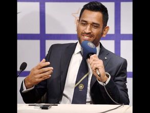 సమయమొస్తే తప్పుకుంటా: రిటైర్మెంట్ వార్తలపై ధోని