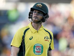 ఆసిస్ స్టీవ్ స్మిత్ దూకుడు, తప్పించుకుంటామని కోహ్లీ