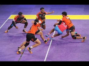 తెలుగు టైటాన్స్ జోరు: రానా, అభిషేక్ సందడి(పిక్చర్స్)