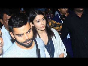 కారణం ఇదీ: కోహ్లీకి ఫోన్ చేసి అనుష్క అభినందన