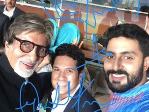 అమితాబ్, వెంకీ ప్రశంసలు: రీల్ ధోనీతో ధోనీ(పిక్చర్స్)