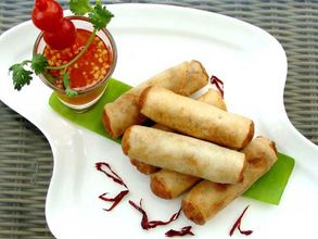 క్రికెట్ ఫీవర్: ఇక్కడ హెలికాప్టర్ షాట్ తినొచ్చు!