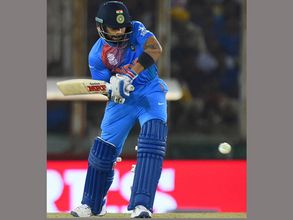 రెచ్చిపోయిన విరాట్ కోహ్లీ: క్రిస్ గేల్ రికార్డ్ బద్దలు