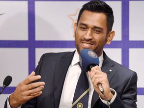 'వన్ రన్ ఓటమికి సారీ': ధోనీ కామెంట్ పోస్ట్ చేశాడు