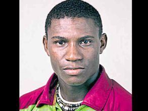 గేల్ రికార్డు బద్దలు: 21 బంతుల్లో సెంచరీ కొట్టాడు