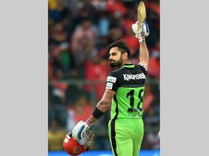 రికార్డుల మోత: కోహ్లీ, ఏబి శతక విధ్వంసం, గుజరాత్ చిత్తు