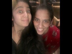 నా డార్లింగ్‌కే అన్నీ: హాట్ బ్యూటీతో సైనా నెహ్వాల్ సెల్ఫీ