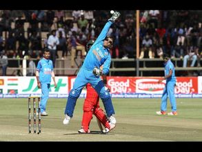 ధోని ఖాతాలో మరో ఘనత: 324 మ్యాచ్‌లో పాంటింగ్ రికార్డు సమం