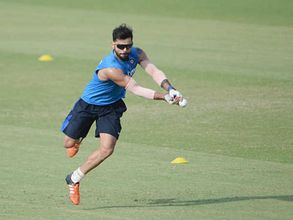 ఫాదర్స్ డే: తండ్రి గురించి కోహ్లీ ఏం చెప్పారో తెలుసా?