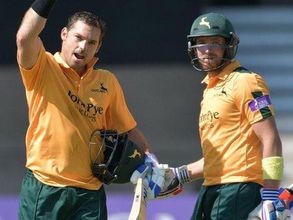 ఒకే వన్డేలో 870 రన్స్: గంగూలీ-ద్రవిడ్ 17 ఏళ్ల రికార్డు బద్దలు