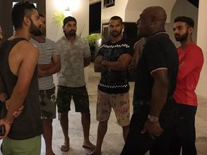 ప్రశంసలు: కోహ్లీ సేనకు సర్‌ప్రైజ్ ఇచ్చిన అనుకోని అతిథి