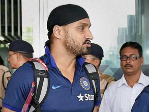 నేను కొట్టడం ఓ జోక్, ఎక్కువ చేశాడు: భజ్జీపై అక్తర్