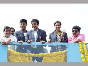 ఏపీనా, తెలంగాణనా?: నవ్విన సింధు, చెప్పిన గోపీచంద్, సైనాపై ప్రశంసలు