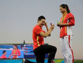 ఆరేళ్లుగా డేటింగ్: ఒలింపిక్స్‌లో గెలిచాక మోకాళ్లపై ప్రపోజ్ చేశాడు