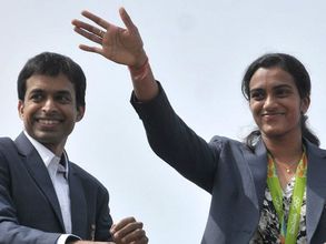 నా కోసం ఇంతమంది వస్తారనుకోలేదు: సింధు, కేసీఆర్ వల్లే: గోపీచంద్