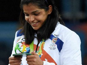 థాంక్యూ సాక్షి: 'శోభాడే చెంప చెళ్లుమనిపించావ్'