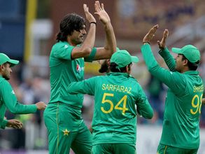 పాక్ జట్టును చూస్తుంటే అసహ్యమేస్తోంది, కష్టమే: కోచ్, అఫ్రీదిపై వేటు