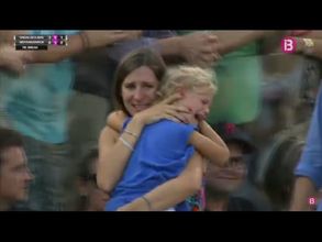 టెన్నిస్‌లో ఎమోషన్ సీన్: పాప కనిపించలేదని తల్లి, సర్వీస్ ఆపేసిన నాదల్