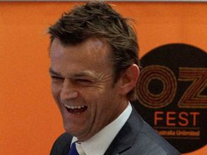 విషెస్ చెప్పడం ఆలస్యమైంది: ధోనికి తన స్టయిల్లో గిల్‌క్రిస్ట్