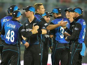 2nd ODIలో చివరి వరకు ఉత్కంఠ: పోరాడి ఓడిన భారత్, కివీస్ విజయం