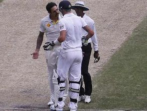 ఆరోజు పీటర్సన్‌ నా చేతిలో తన్నులు తినేవాడే: జాన్సన్