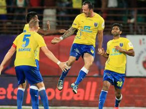 ఐఎస్ఎల్: హోరాహోరీ మధ్య కేరళ, పుణె మ్యాచ్ డ్రా