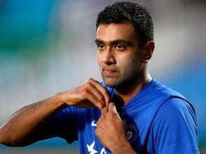 నవ్వు ఆపుకోలేరు: కోహ్లీతో 'లగాన్' వీడియోలో అశ్విన్