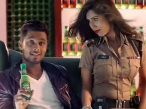 ఇరకాటంలో బంగ్లా క్రికెటర్: హాట్ మోడల్‌తో కలిసి రెచ్చగొట్టే వీడియో