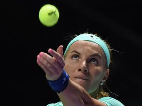 టెన్నిస్: జుట్టు కత్తిరించుకుని మూడో సెట్‌లో గెలిచింది