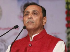 తొలి టెస్టుకు సీఎం: ఘనంగా ఏర్పాట్లు, క్రికెటర్లకు సన్మానం