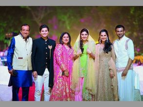 సోదరి పెళ్లి: సల్మాన్‌తో చిందేసిన సానియా, రాంచరణ్, ప్రముఖులు(పిక్చర్స్)