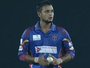 సన్నీ సంచలనం: పరుగు కూడా ఇవ్వకుండా 3 వికెట్లు