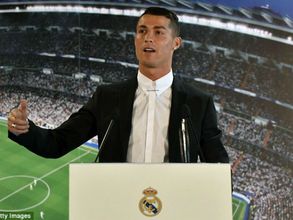 చరిత్ర సృష్టించాడు: వారానికి రూ. 3 కోట్ల సంపాదన