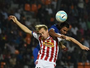 సెమీస్: చోటు కోసం కోల్‌కతా, టాప్ ప్లేస్ కోసం నార్త్ఈస్ట్