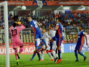 ఐఎస్ఎల్: నాటకీయ విజయంతో టాప్‌లోకి కేరళ