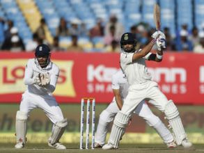 ఇంగ్లాండ్ విక్టరీకి కోహ్లీ అడ్డు: డ్రాగా ముగిసిన తొలి టెస్టు