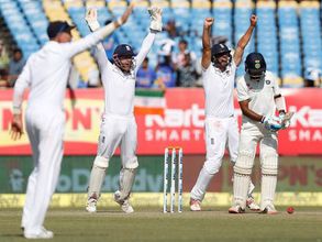 పుజారా ఔట్: డీఆర్ఎస్‌పై కోహ్లీ సేన అనుభవలేమి